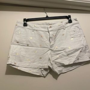 Size 12 a.n.a white and gold bee twill short
